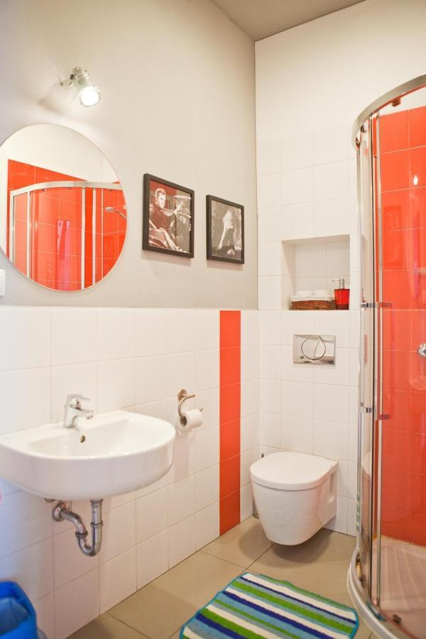 Pepe Hostel Warsaw Exterior photo